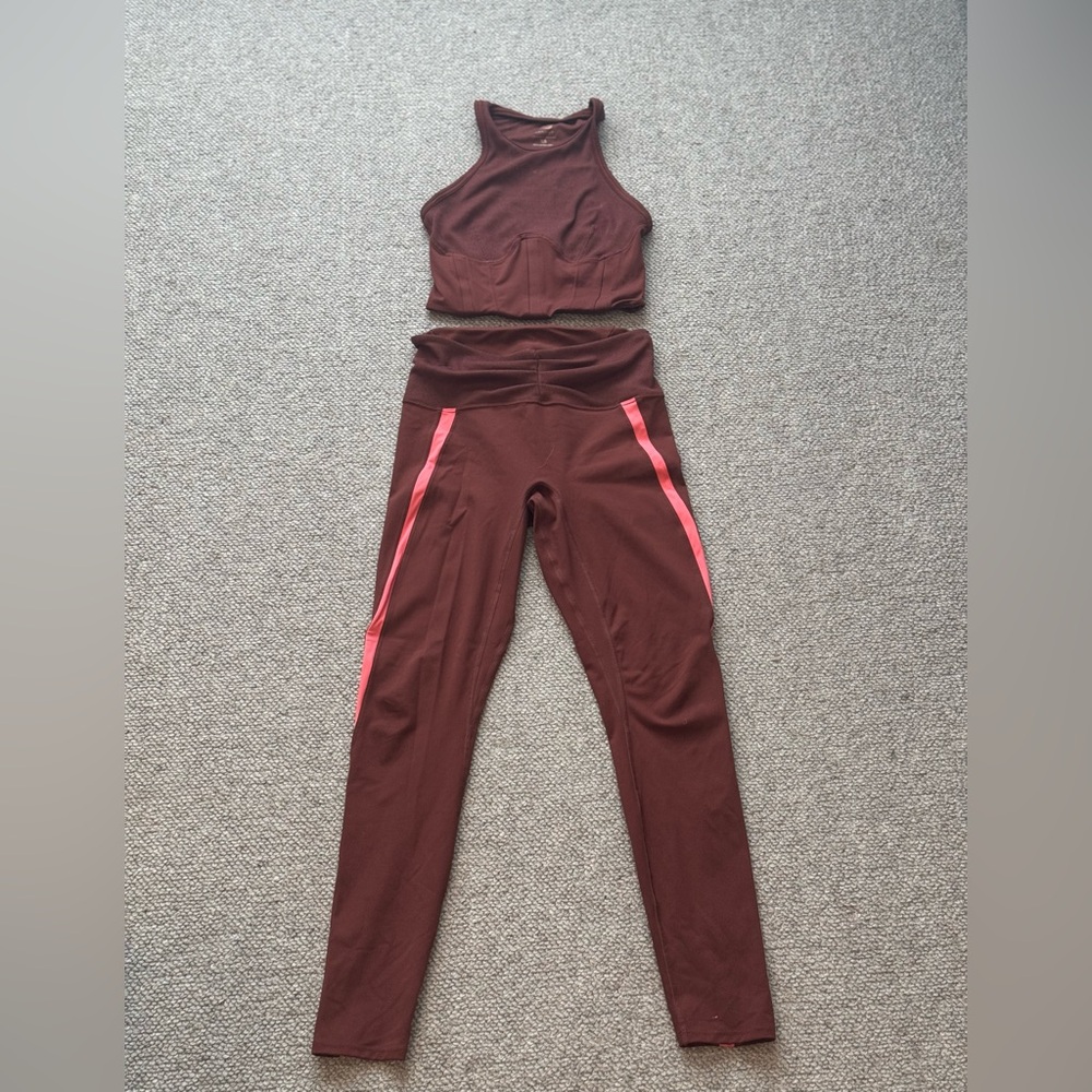 Brown and Pink High-Waisted Leggings and Bra with Stretchy Fit